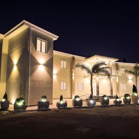Hotel Holiday فوجيا المظهر الخارجي الصورة