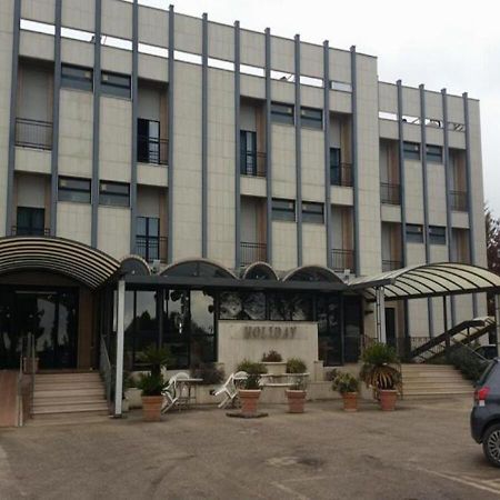 Hotel Holiday فوجيا المظهر الخارجي الصورة