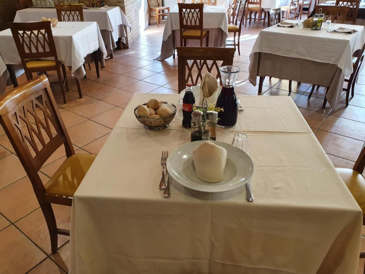 Hotel Holiday فوجيا المظهر الخارجي الصورة