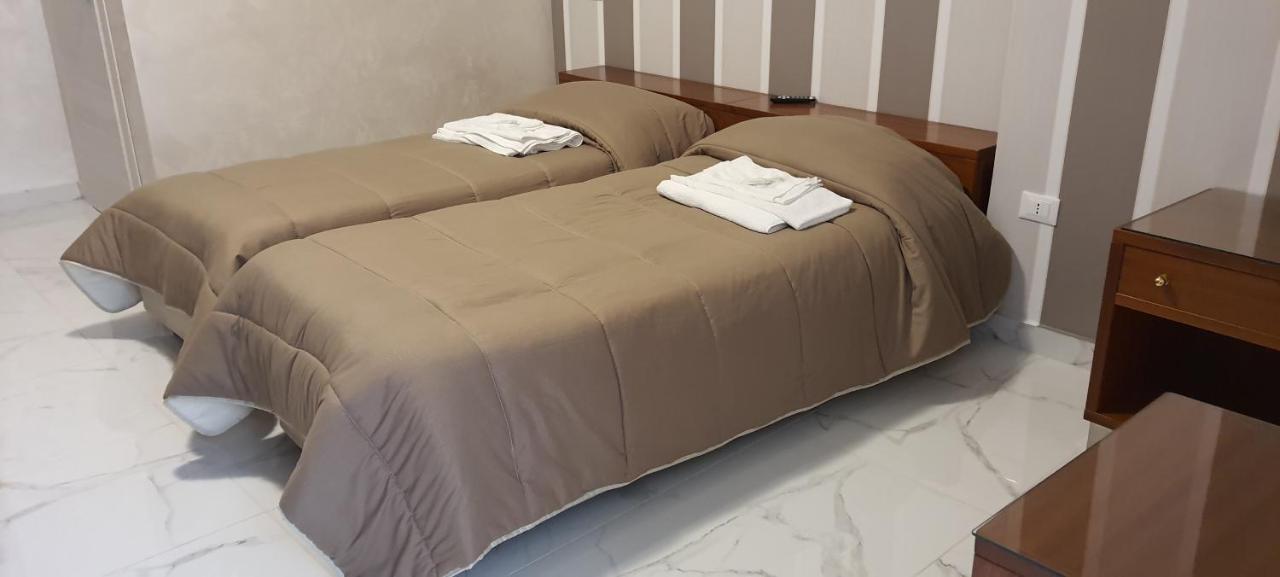 Hotel Holiday فوجيا المظهر الخارجي الصورة