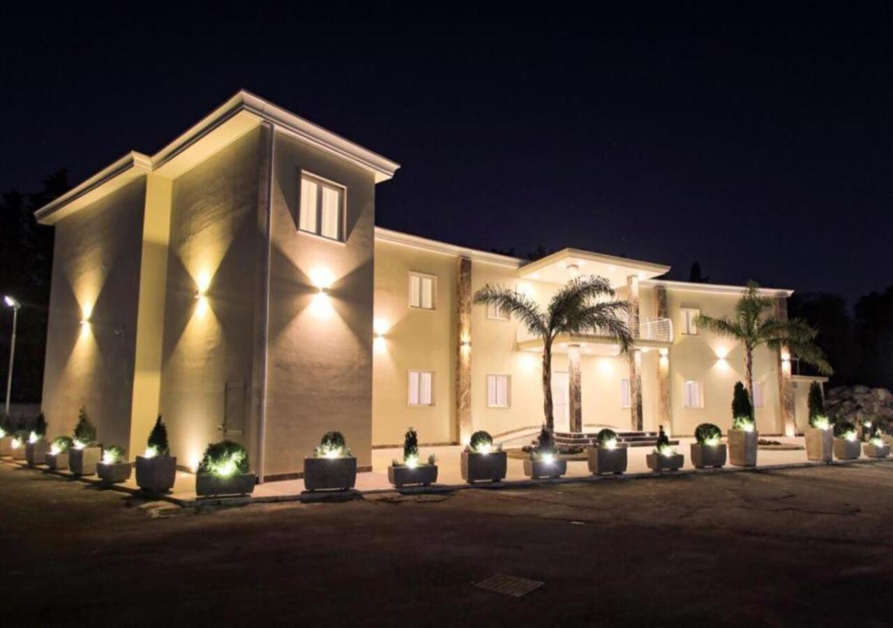 Hotel Holiday فوجيا المظهر الخارجي الصورة
