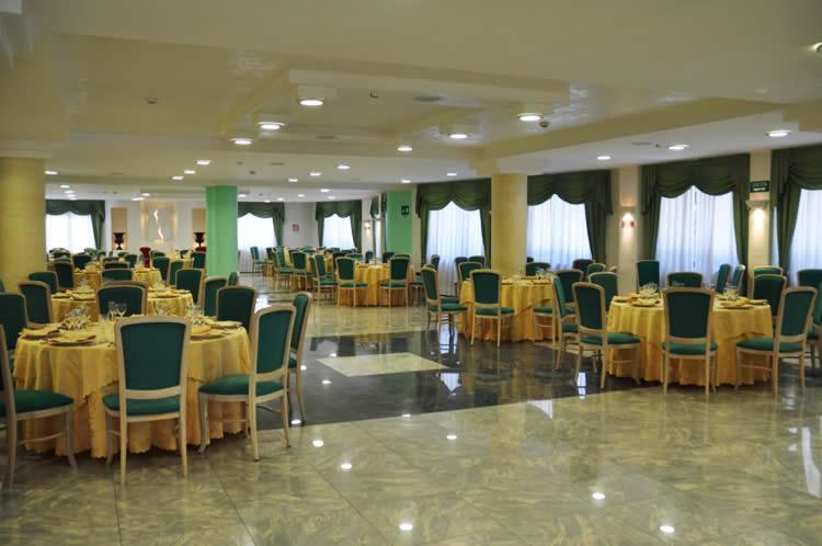 Hotel Holiday فوجيا المظهر الخارجي الصورة